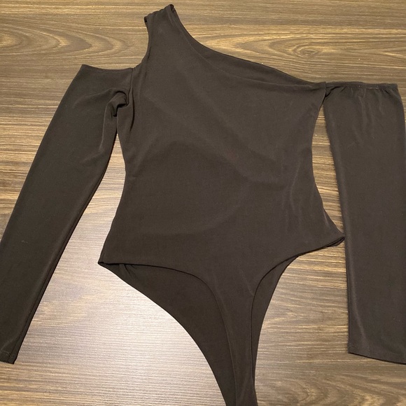 Cutting It Close Off Shoulder Bodysuit - Picture 7 of 7